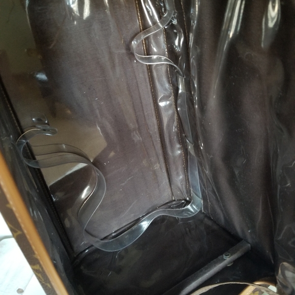 Louis Vuitton beauty train case - Picture 16 of 16